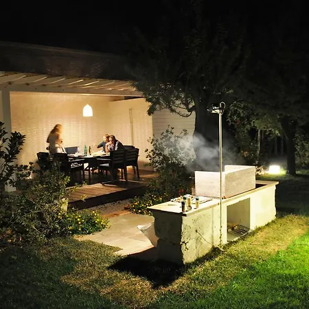 Palmaflora Affitto Camere In Villa Con Trulli * Impalata