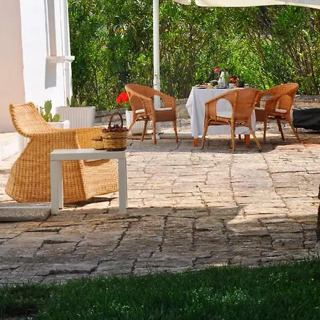 Palmaflora Affitto Camere In Villa Con Trulli * Impalata